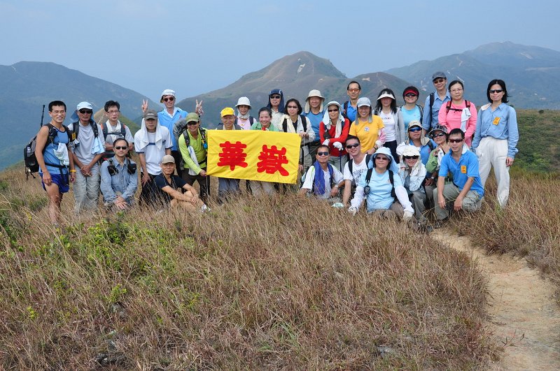 DSC_0020.JPG - 背景為雷打石山