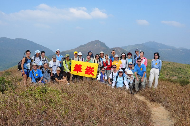 DSC_0022.JPG - 背景為雷打石山