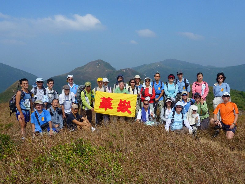 P1210012a.JPG - 背景為雷打石山