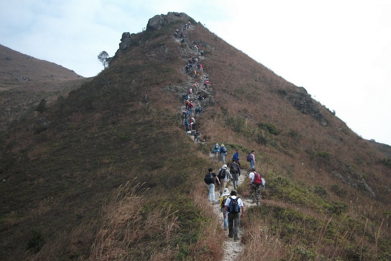 DSCF0055.JPG - 山路越來越崎嶇，浮沙碎石越來越多。